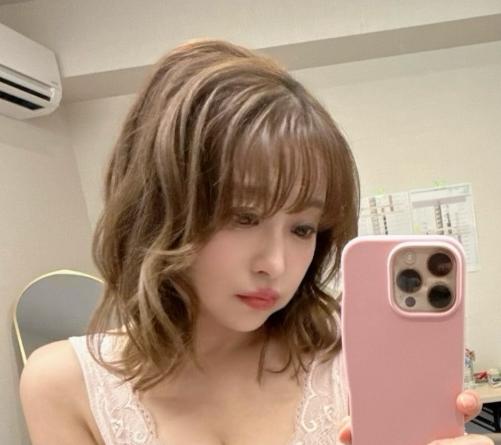 鈴木奈々のインスタグラムから