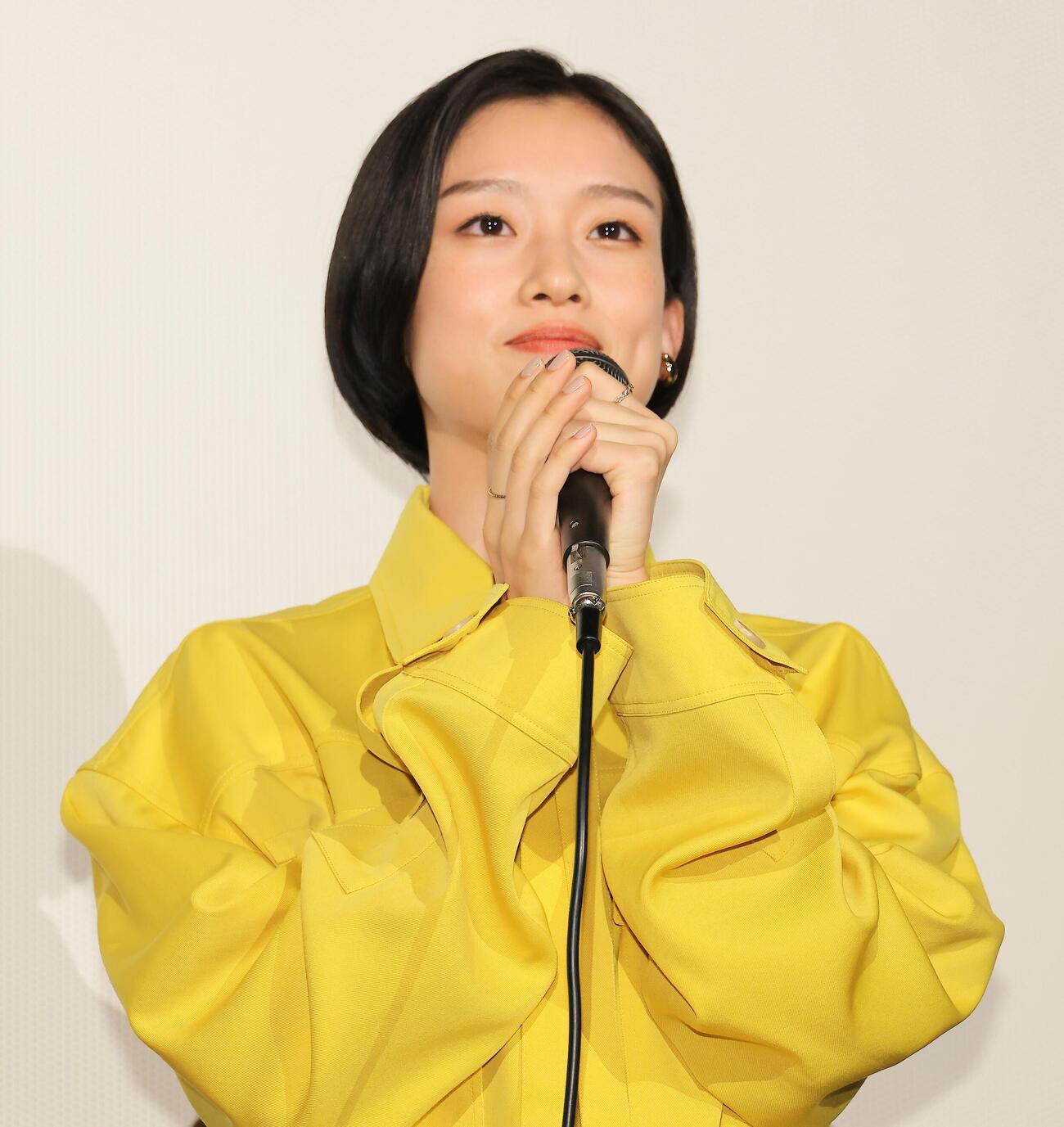 映画「モンキービジネス」公開記念舞台あいさつを行う河合優実（撮影・中島郁夫）