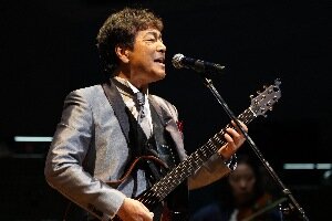 「野口五郎　GORO NOGUCHI CONCERT 2026 A new chapter～新たな章へ～」で熱唱する野口五郎