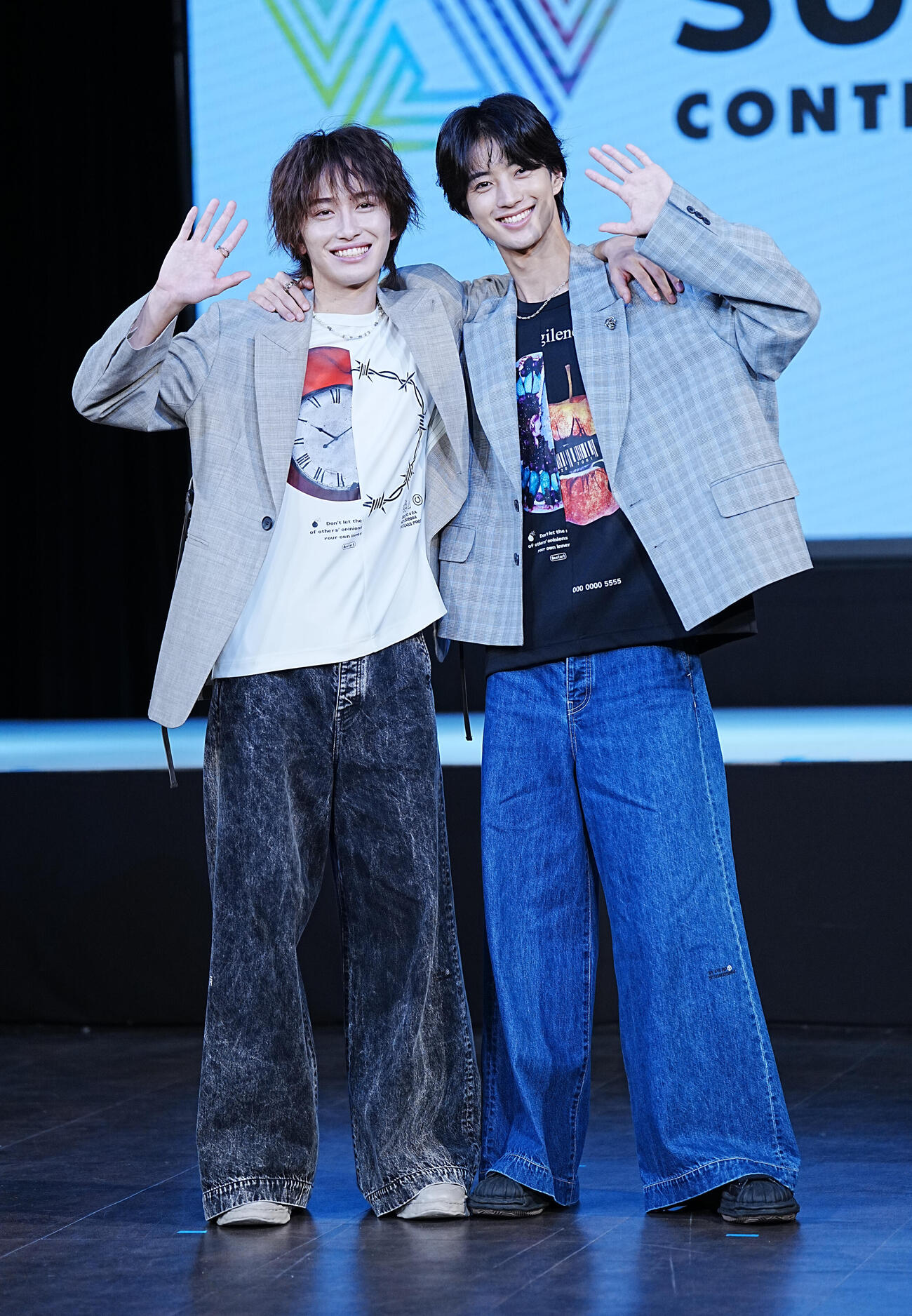 第39回ジュノン・スーパーボーイ・コンテスト　ベスト30お披露目記者会見に臨むEVE＆JUNの、石山順征（左）と旭惟吹（撮影・小沢裕）