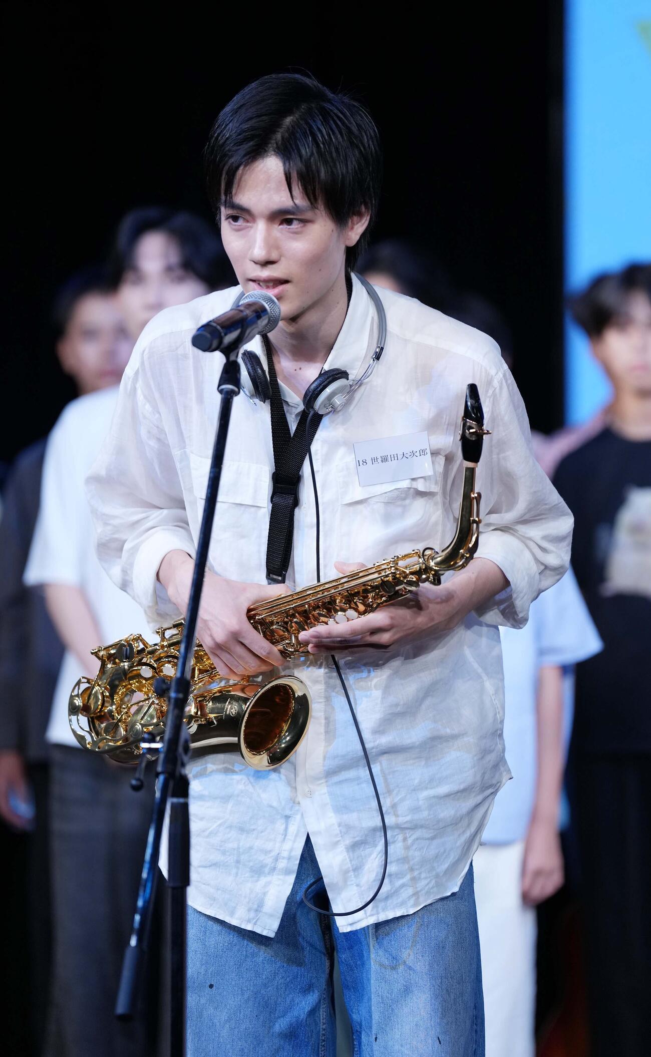 第39回ジュノン・スーパーボーイ・コンテスト　ベスト30お披露目記者会見で自己PRする世羅田大次郎（撮影・小沢裕）