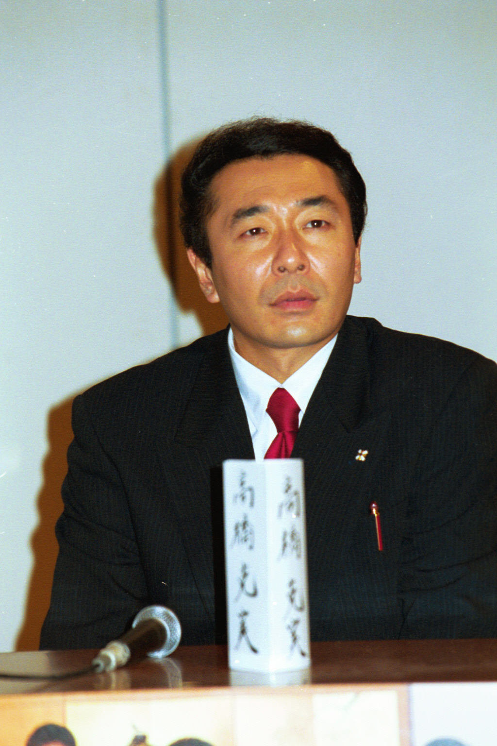 テレビ朝日「愛は正義」制作発表会見に出席した高橋克実（2001年1月撮影）