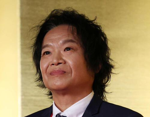 55歳俳優が問いかけ「国旗どころか、国家を損壊しているのは誰だ？」