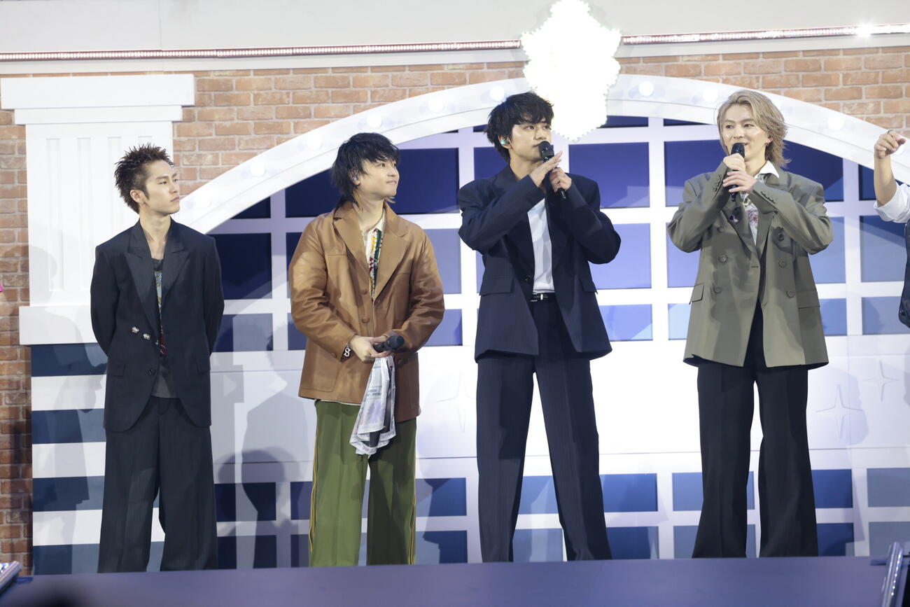 「EBiDAN THE LIVE 2026 15th Anniversary」に登場したDISH／／。左から泉大智、橘柊生、北村匠海、矢部昌暉
