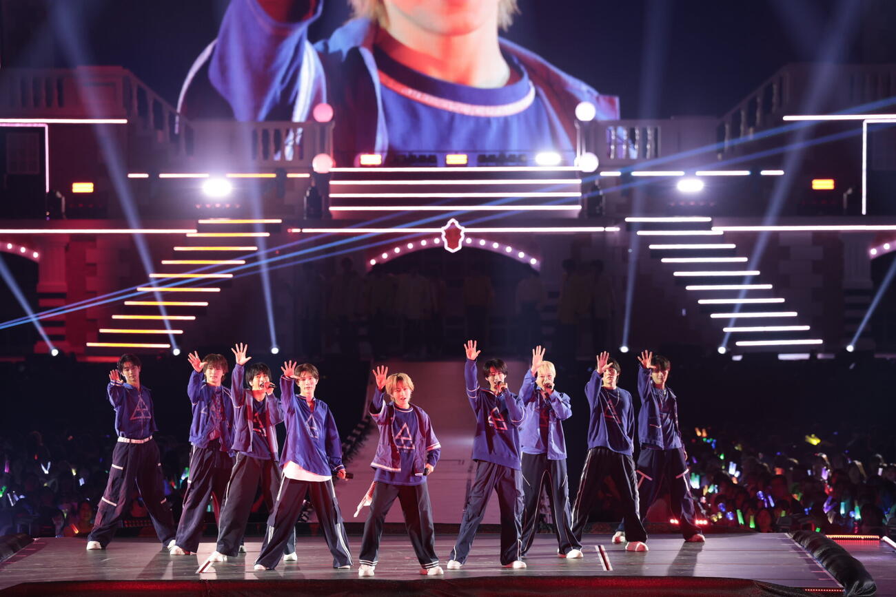 「EBiDAN THE LIVE 2026」でパフォーマンスする吉澤要人、桜木雅哉、武藤潤、山中柔太朗、長野凌大、曽野舜太、大倉空人、小泉光咲、杢代和人