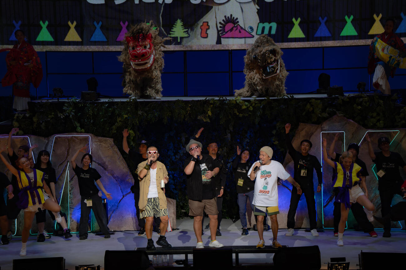 「ケツメイシ　25th Anniversary TOUR　ケツメンCAMP 2026」を開催したケツメイシ。左から大蔵、RYOJI、RYO（石川大輝撮影）