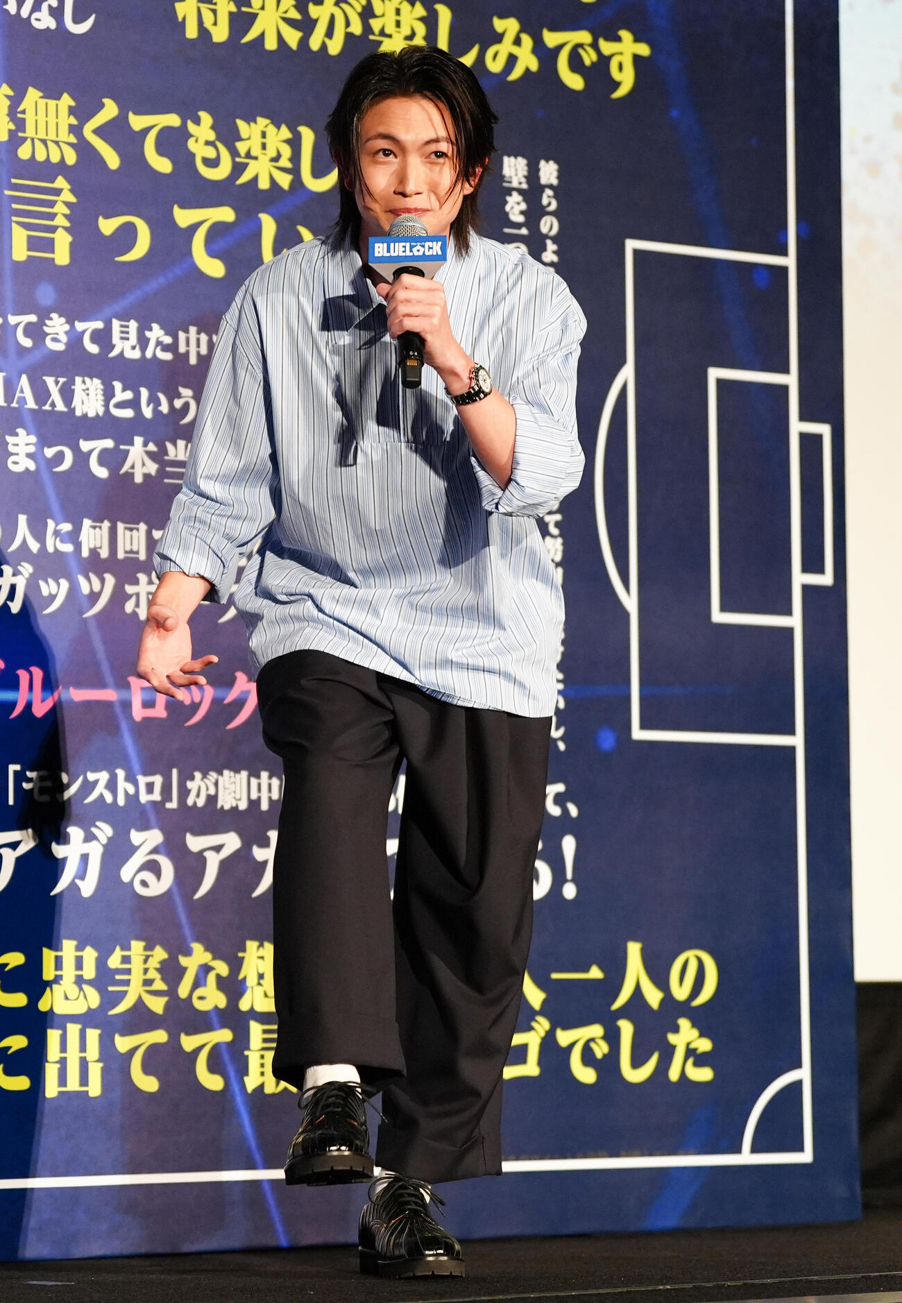 映画「ブルーロック」大ヒット御礼舞台あいさつに登壇した綱啓永（撮影・鈴木みどり）