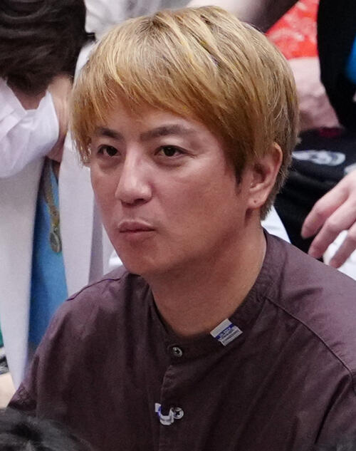 横浜高野球部OB上地雄輔「、、、え」恩師渡辺監督死去の日に「YOKOHAMA」ユニ＆手を握る写真