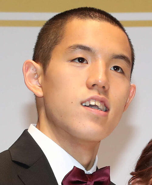 「四千頭身」都築拓紀が書類送検　イベント会場で女性下半身触った疑い