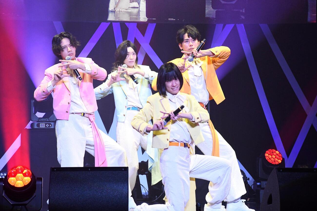 モナキ1stツアー「モナキやで☆しらんけど」を開催したモナキ（撮影・阪口孝志）　