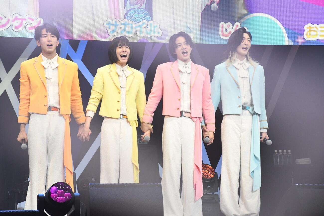 モナキ1stツアー「モナキやで☆しらんけど」を開催したモナキ（撮影・阪口孝志）　