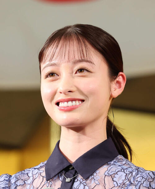 橋本環奈、意外な「推し活」を告白　赤×水玉のBoop仕様で「お洋服もかわいい」と反響