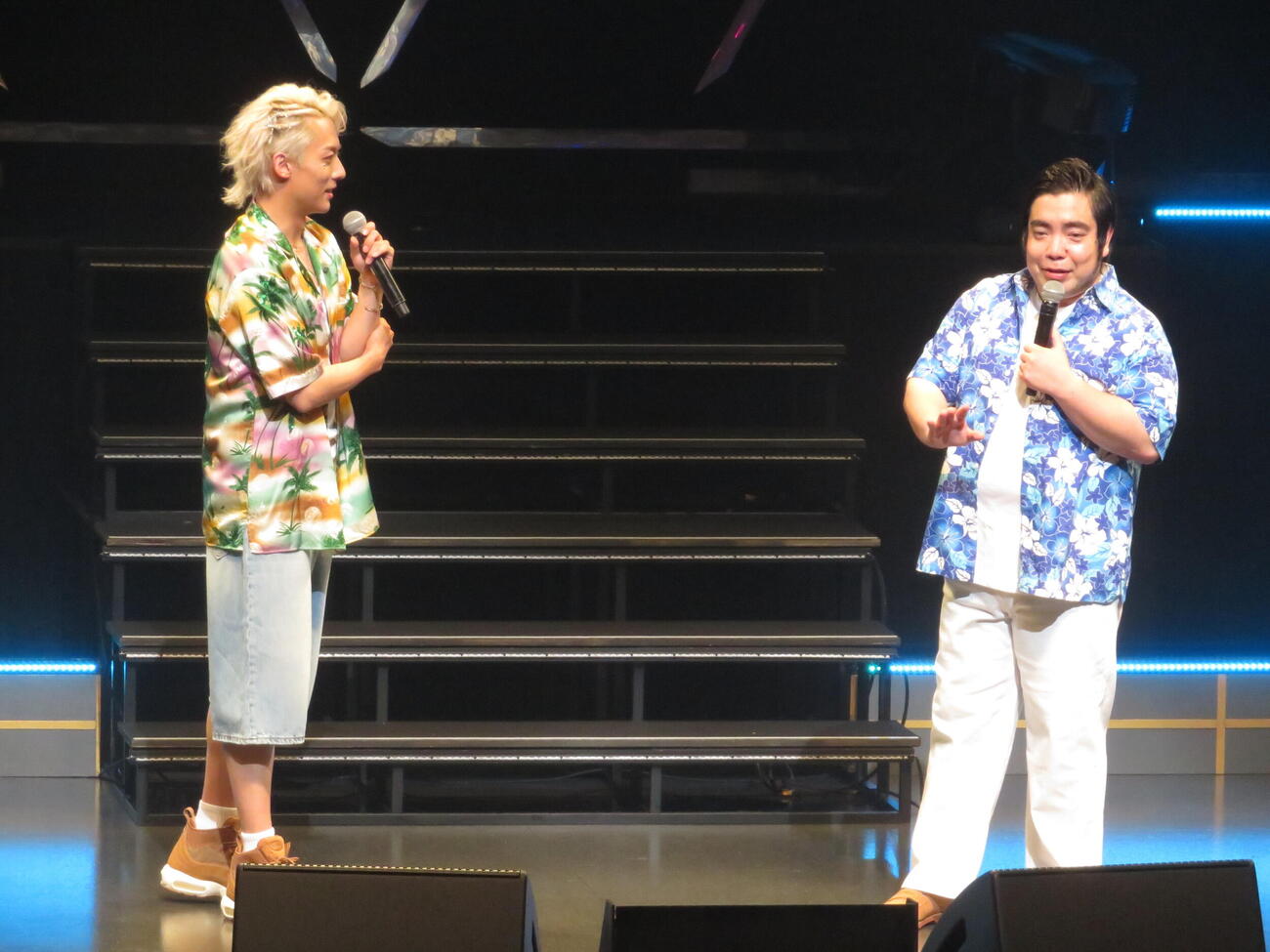夏の特別公演「YUTO FES'26」にゲスト出演した徳永ゆうき（右）と辰巳ゆうと