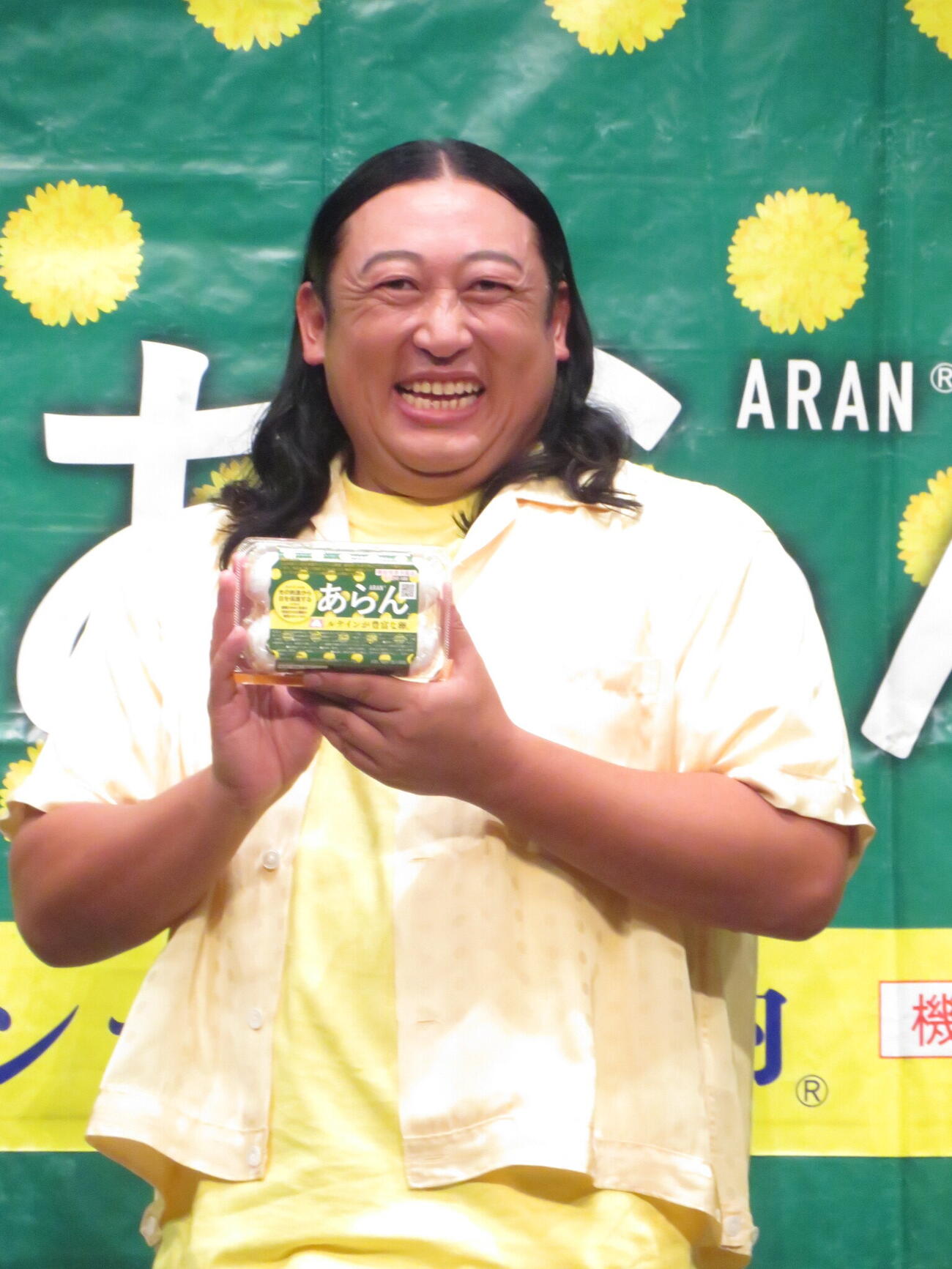 ルテイン含有卵「あらん」の新CM発表会に出席したロバート秋山竜次