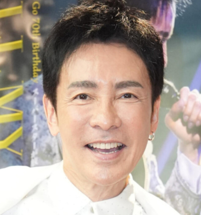 郷ひろみ（2025年10月撮影）