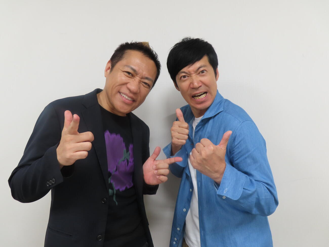東京浅草新喜劇旗揚げ公演「家族以上、父親未満」に意欲を見せる、はなわ（左）と東貴博