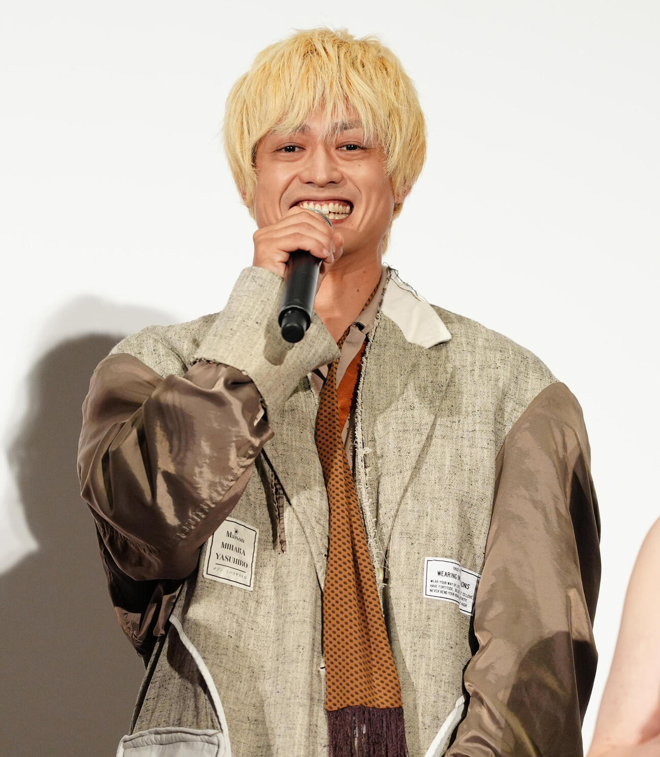 映画「マッチング　TRUE LOVE」完成披露試写会で笑顔の塚田僚一（撮影・鈴木みどり）