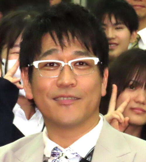 古坂大魔王「グロいので注意」体の一部にできた「袋ごと切除」写真を公開、症例も明かす