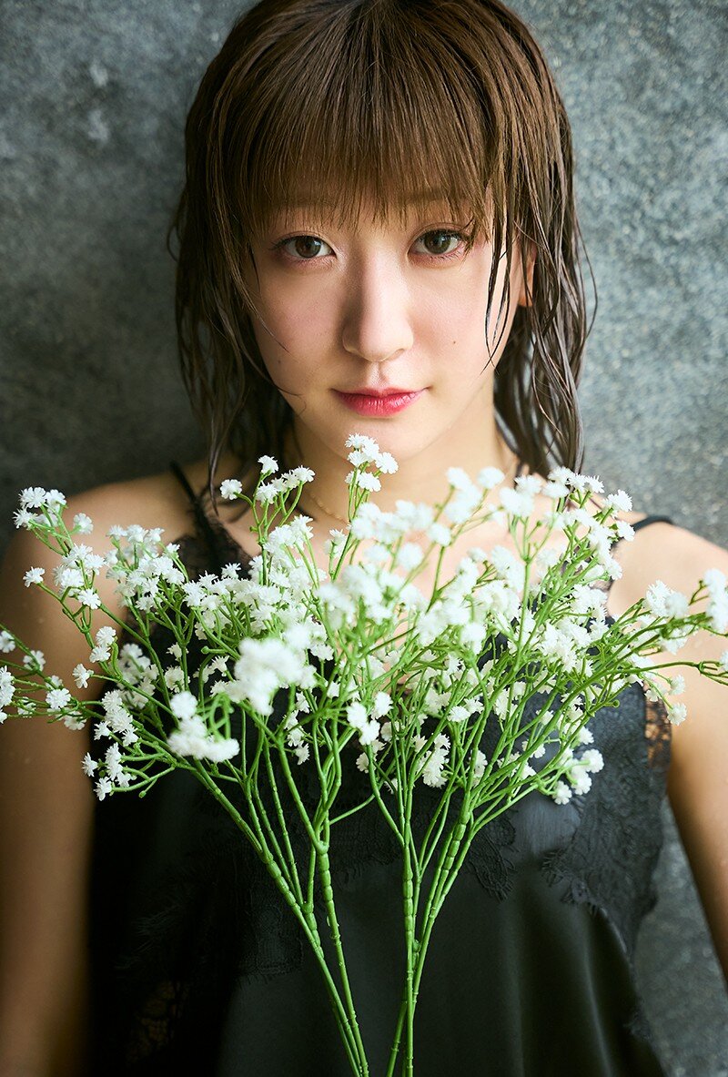つばきファクトリーの秋山眞緒の写真集「MAO」