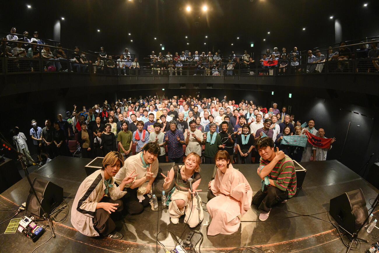 落語とライブのジョイントイベントを行ったアンジェリーナ1／3（