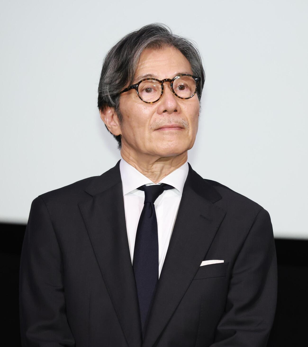映画「八月の声を運ぶ男」公開記念舞台あいさつを行う柴田岳志監督（撮影・中島郁夫）