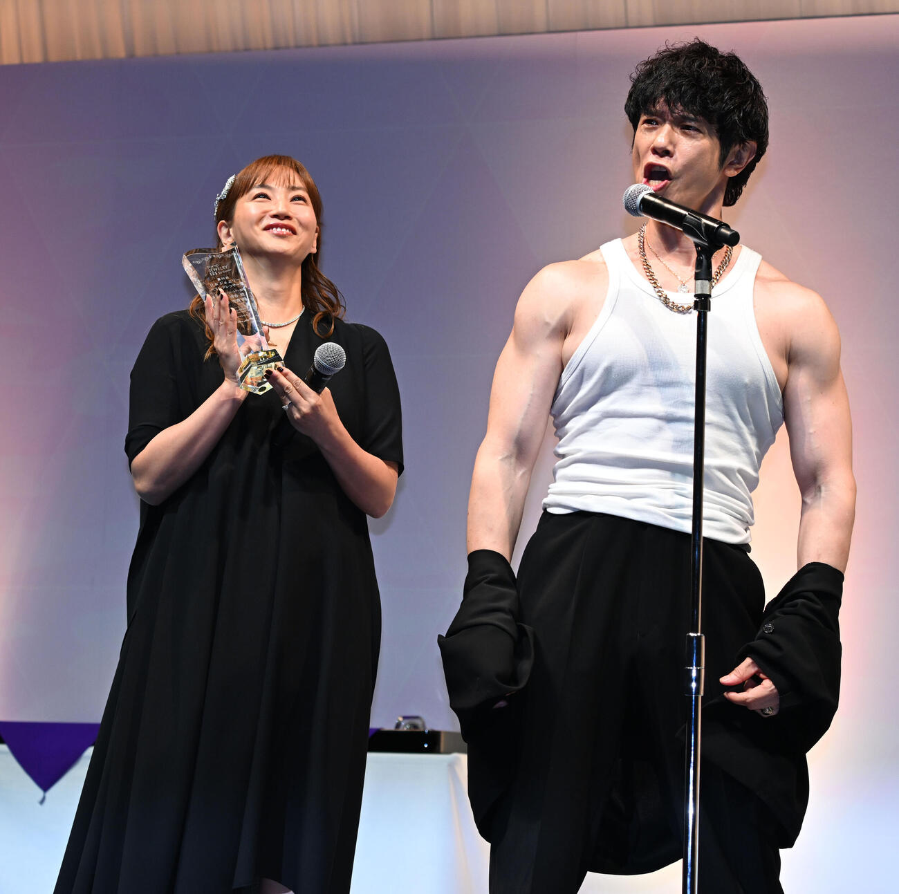 庄司智春と藤本美貴夫妻（2025年8月撮影）