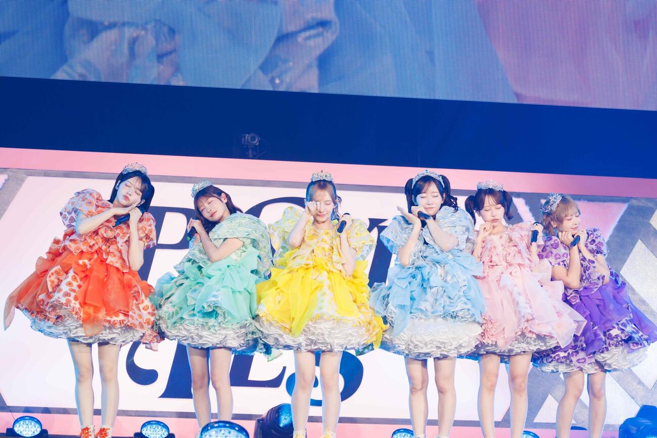 「PAMYU FES　～Kyary Pamyu Pamyu 15th Anniversary～」でパフォーマンスを披露したFRUITS ZIPPERのメンバー（ヨシモリユウナ氏撮影）