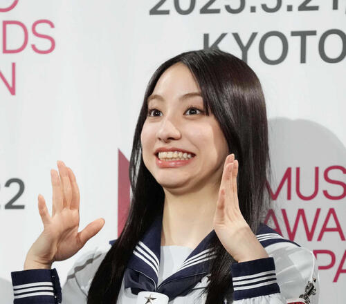 新しい学校のリーダーズKANON「日常生活も困難なほどの腰痛」でフェスの欠席を発表