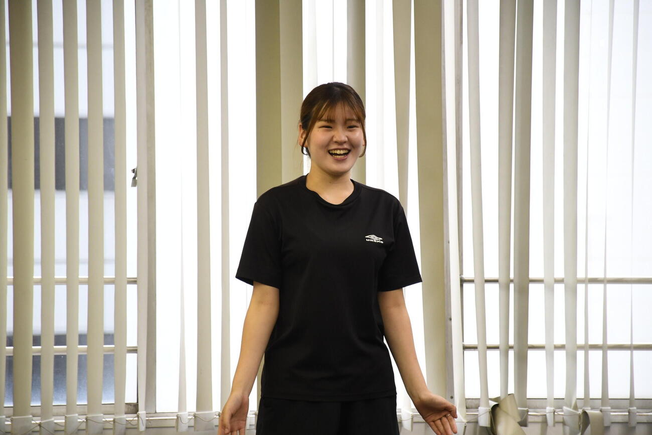 レッスンに励むMilky Flowerの三宅百江（撮影・阪口孝志）
