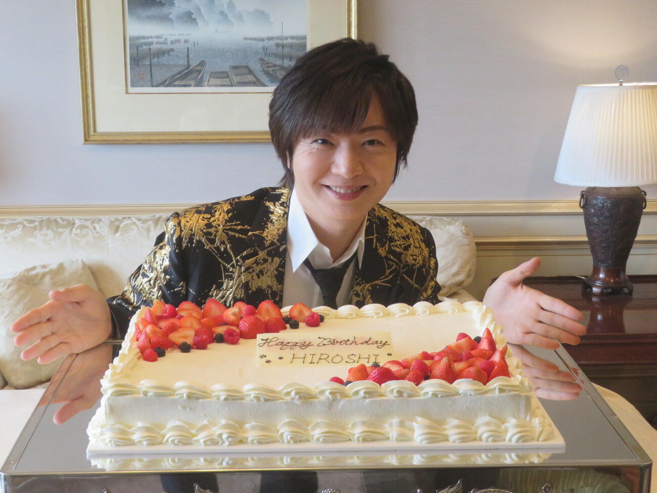 バースデーライブ前に取材に応じた竹島宏（撮影・川田和博）