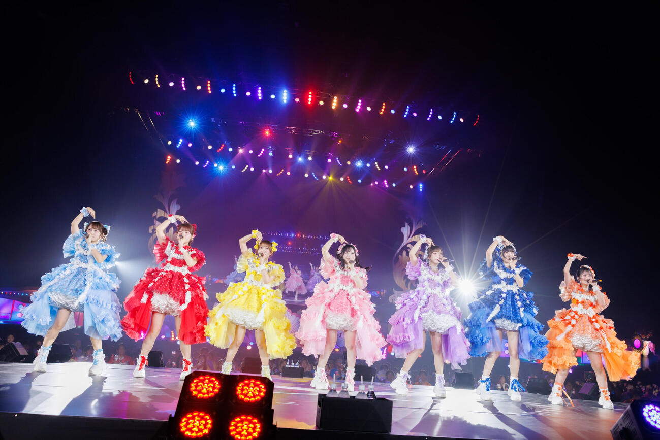 「SWEET STEADY ARENA LIVE 2026　－SUMMER－『STEADY→REVOLUTION』」でパフォーマンスするSWEET STEADY（ヨシモリユウナ氏撮影）