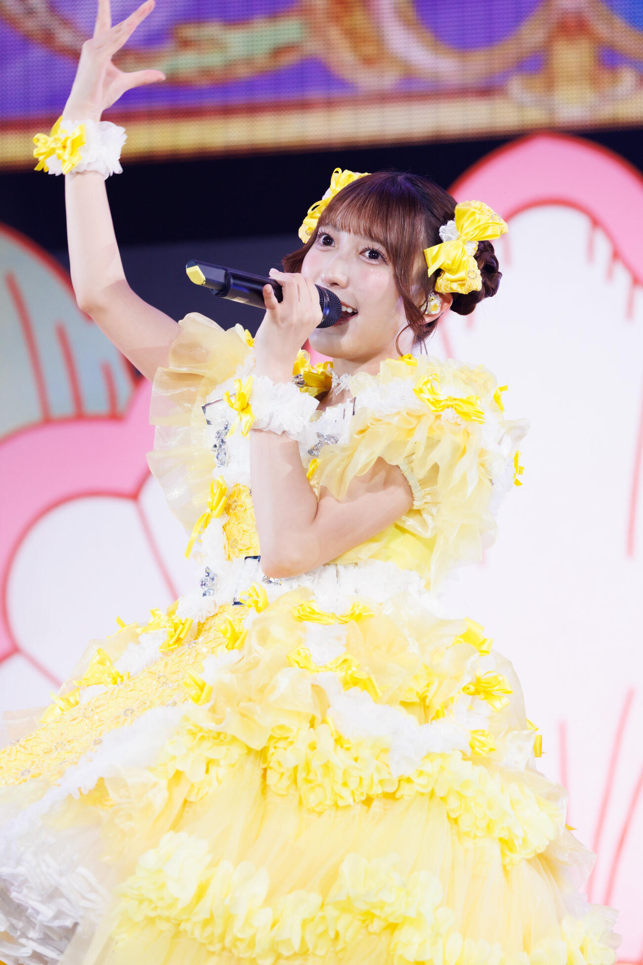 「SWEET STEADY ARENA LIVE 2026　－SUMMER－『STEADY→REVOLUTION』」でパフォーマンスする山内咲奈（ヨシモリユウナ氏撮影）
