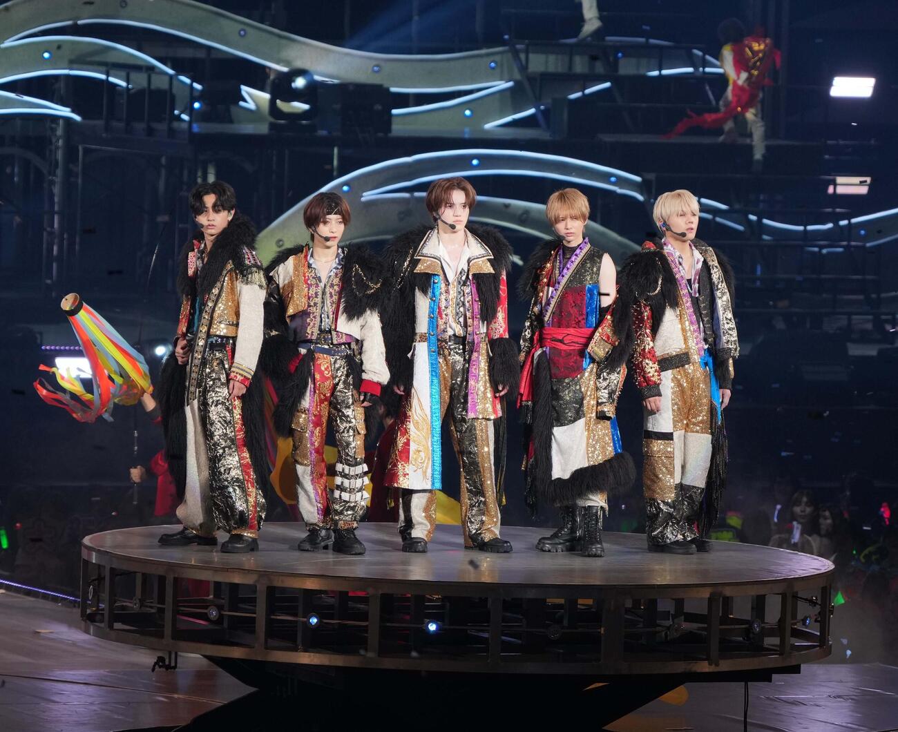 アリーナツアー2026 NEO CLASSICS有明アリーナ公演に臨むKEY TO LITの、左から猪狩蒼弥、中村嶺亜、岩﨑大昇、井上瑞稀、佐々木大光（撮影・小沢裕）