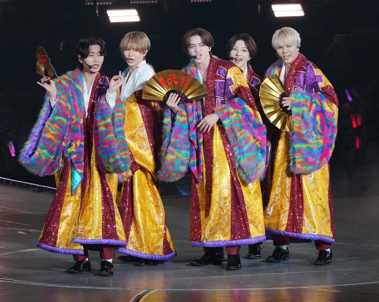 アリーナツアー2026 NEO CLASSICS有明アリーナ公演に臨むKEY TO LITの、左から猪狩蒼弥、井上瑞稀、岩﨑大昇、中村嶺亜、佐々木大光（撮影・小沢裕）