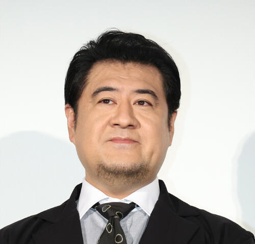 小手伸也“声がザラつく”ピンチを救ってくれたアイドルに感謝「愛用の…」