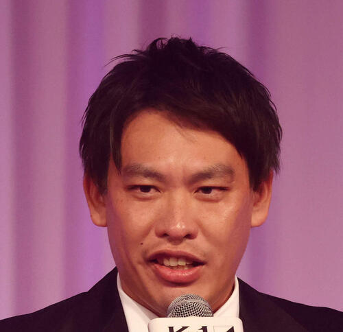 箕輪厚介氏が私見「新幹線でそこそこ埋まってるのに隣に荷物置く人…まじ理解できない」