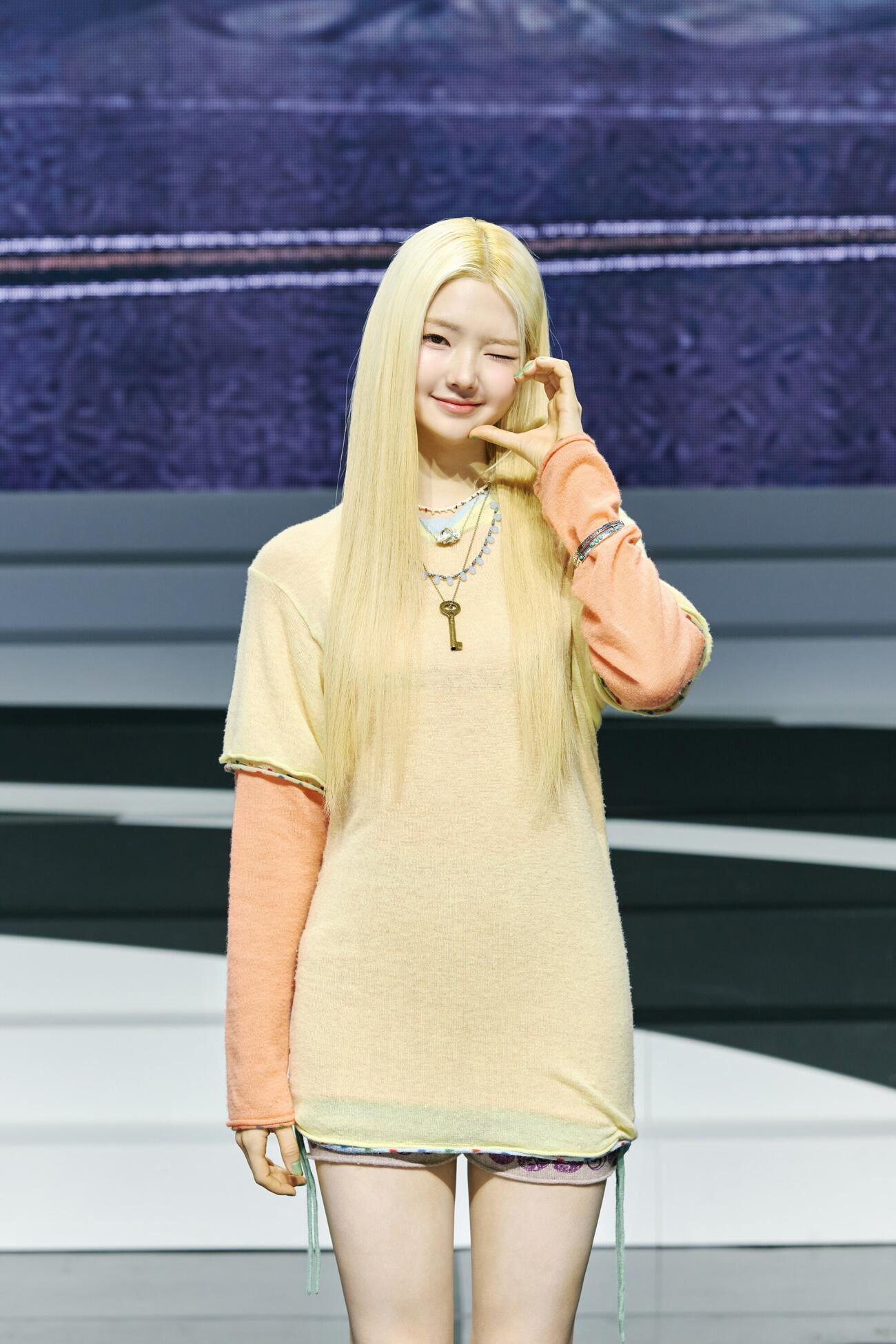 デビュー記念メディアショーケースに出席したSEOHEE（（P）＆（C）ABD）
