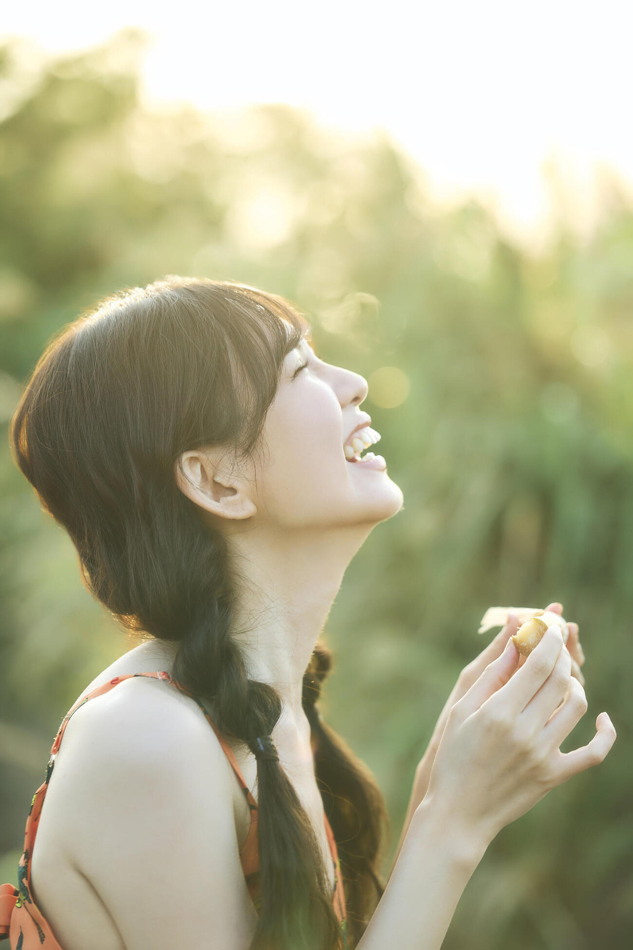 岡本彩夏の初写真集「すきだらけ」から公開された第2弾先行カット(C)扶桑社／撮影：高橋慶佑