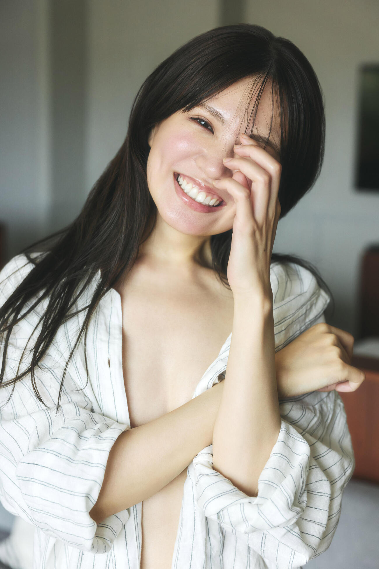 岡本彩夏の初写真集「すきだらけ」から公開された表紙カット(C)扶桑社／撮影：高橋慶佑