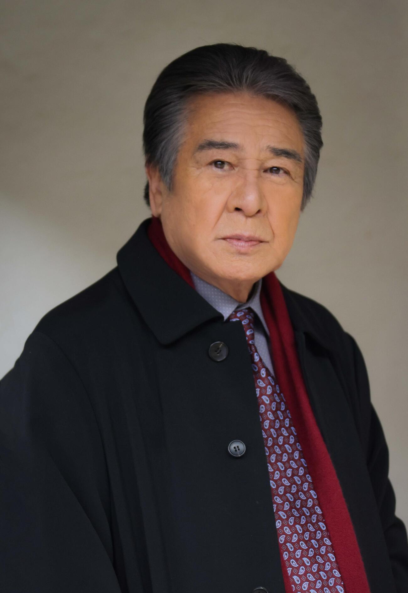 浜圭介さんの作曲家生活60周年記念コンサートで歌唱する鳥羽一郎