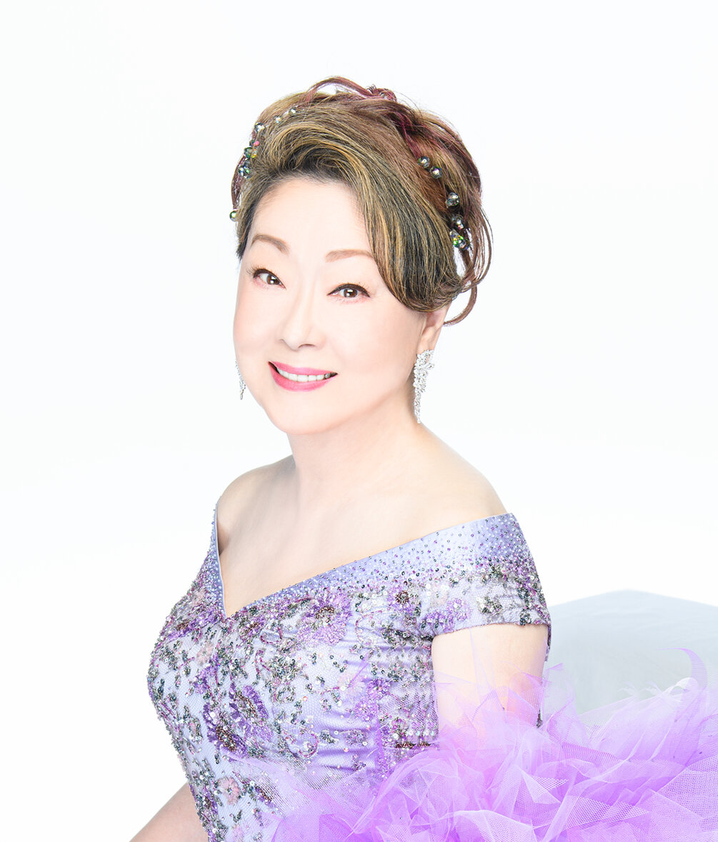 浜圭介さんの作曲家生活60周年記念コンサートで歌唱する由紀さおり