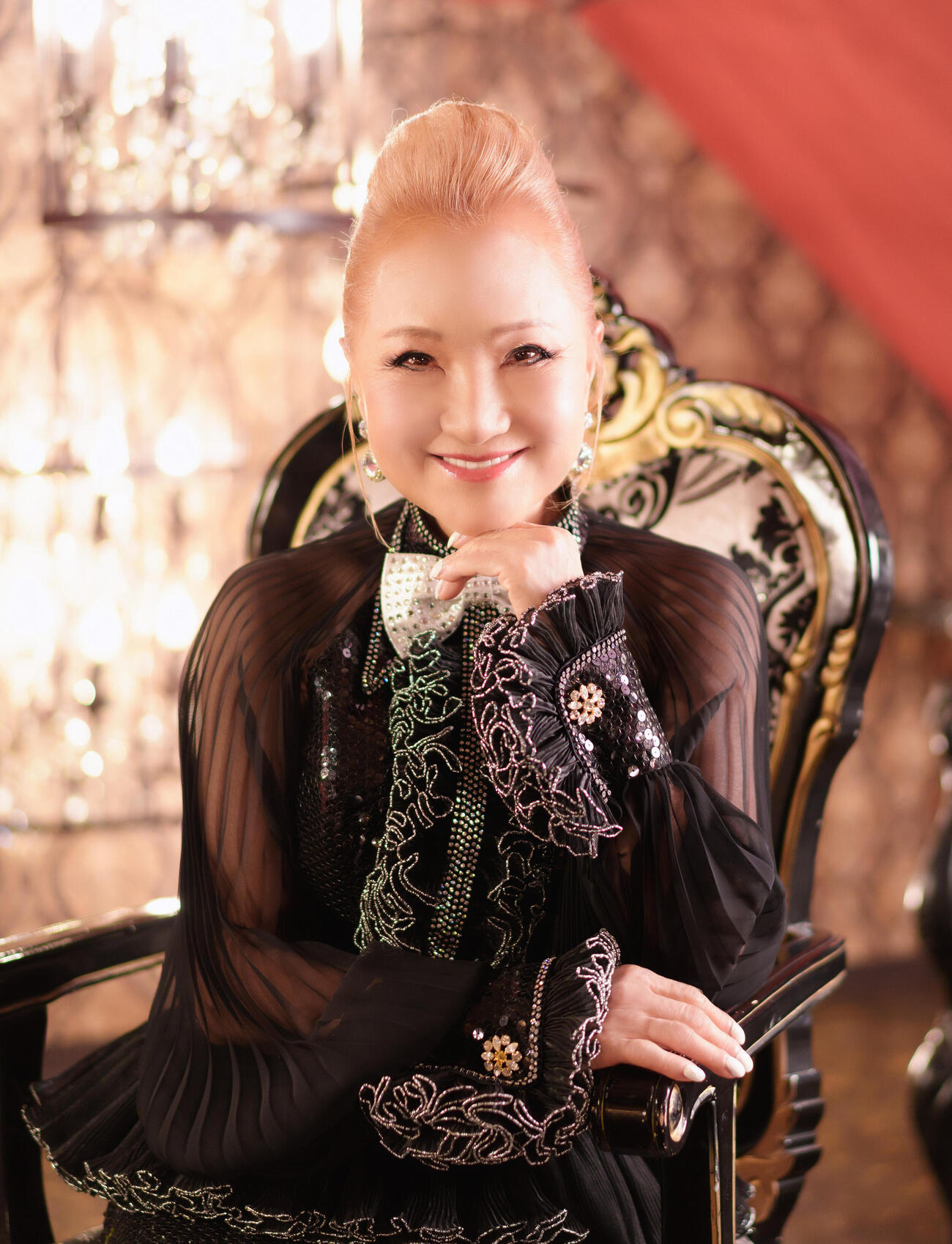 浜圭介さんの作曲家生活60周年記念コンサートで歌唱する北原ミレイ