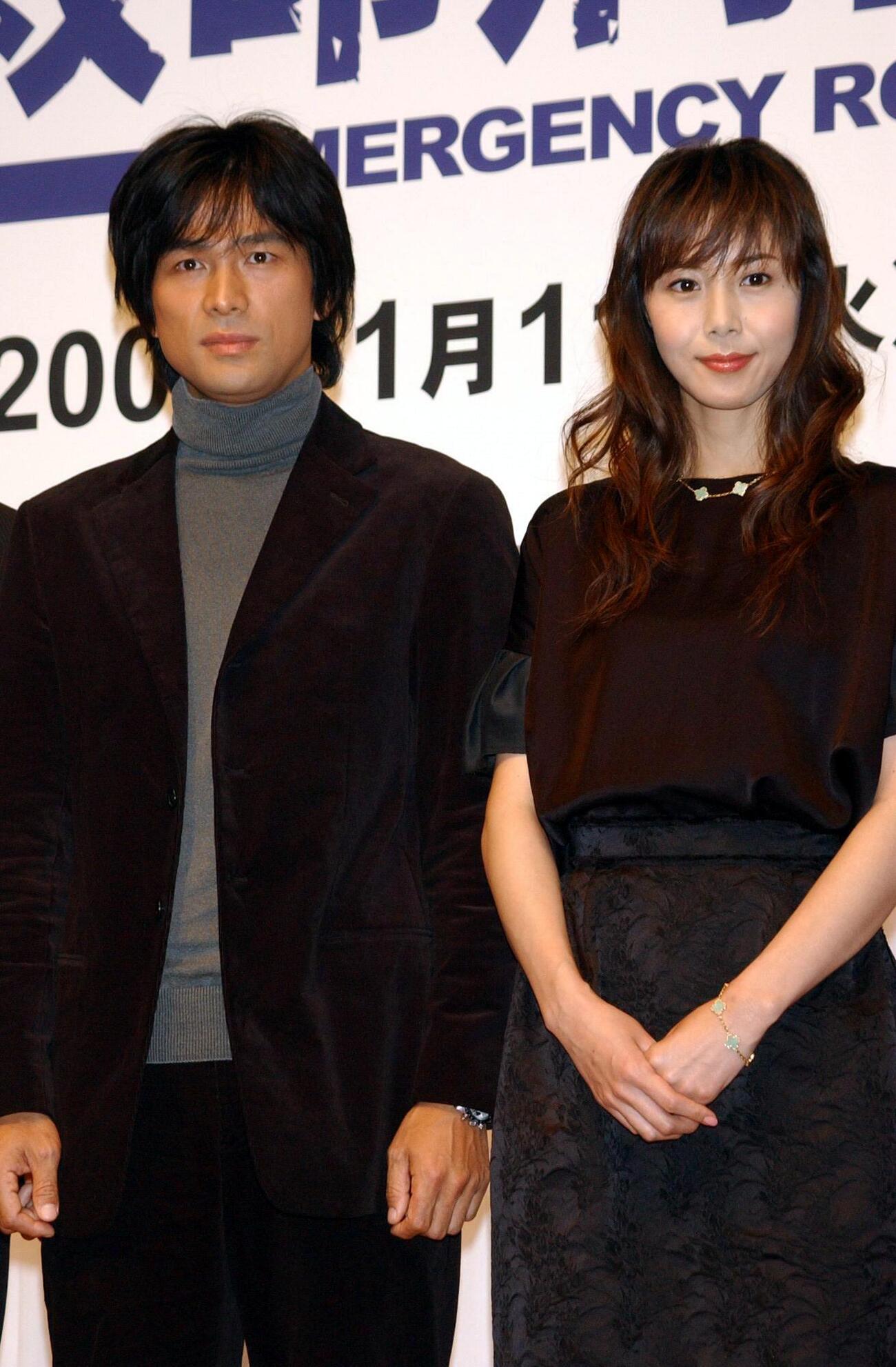 江口洋介と松嶋菜々子（2004年撮影）