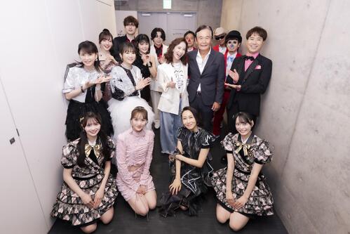 ピンク・レディーのデビュー50周年トリビュートライブ　サプライズ登場ケイちゃんも「UFO」
