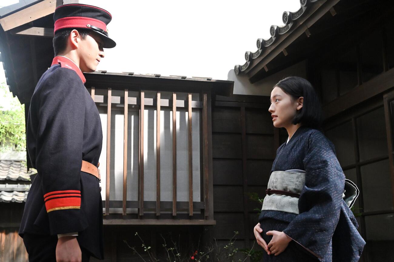 「風、薫る」で夫婦役を演じる甲斐翔真（左）と上坂樹里
