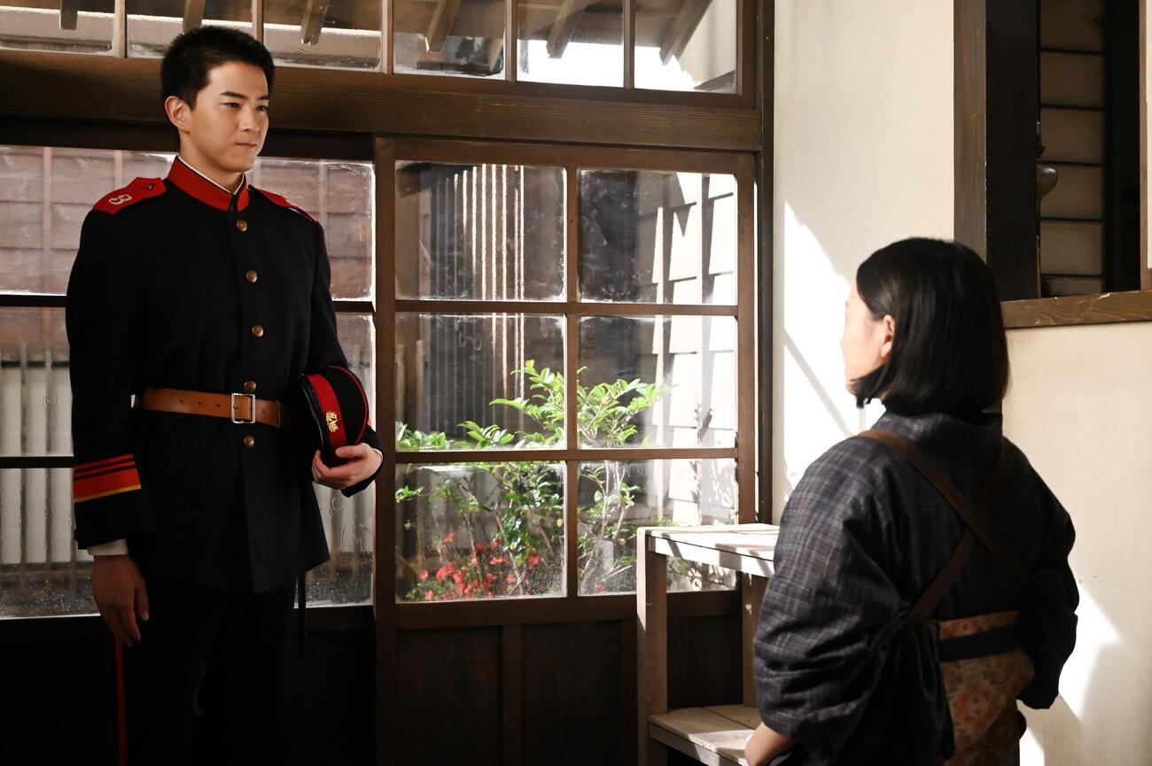 「風、薫る」で夫婦役を演じる甲斐翔真（左）と上坂樹里