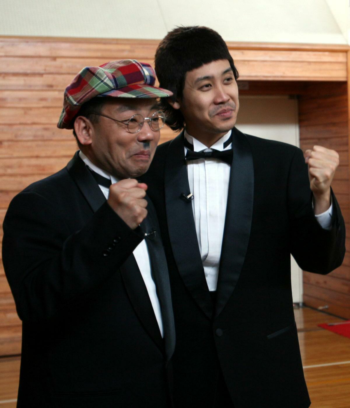 STVテレビ「1×8いこうよ！」で大泉洋とコンビを組む木村洋二アナ（左）