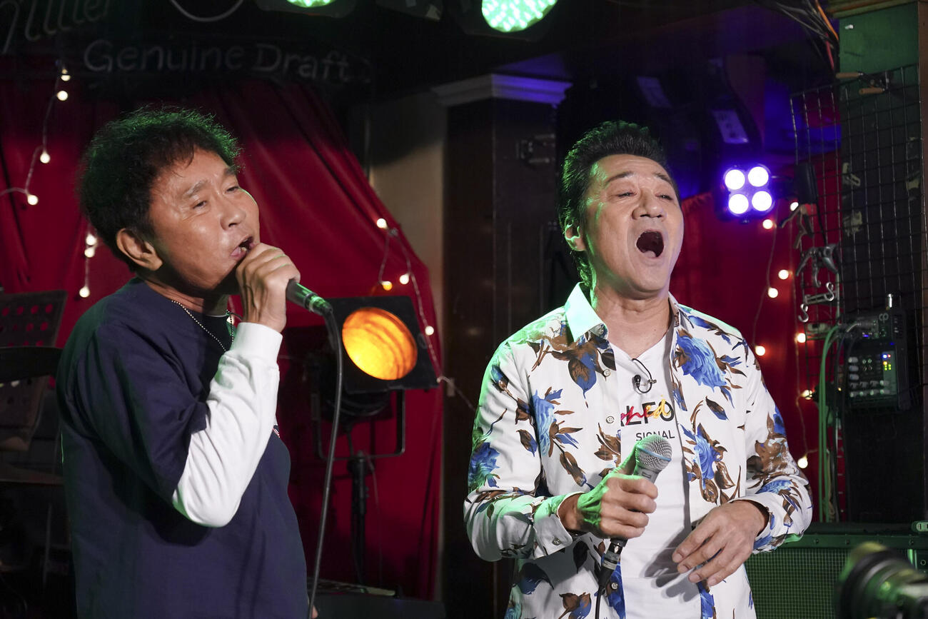 「DOWNTOWN＋（ダウンタウンプラス）」の番組「浜田ウタ功」で共演した浜田雅功（左）と大友康平