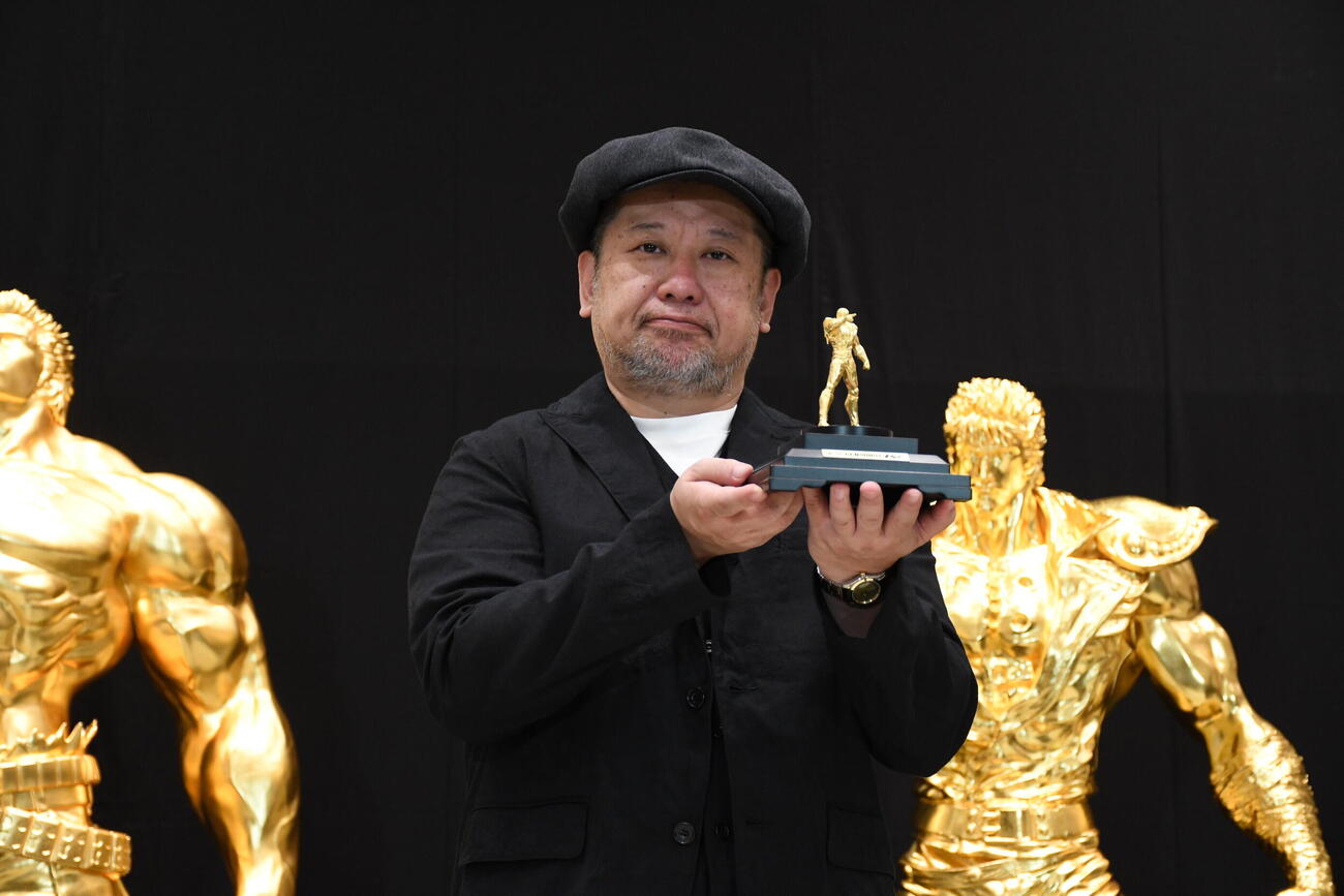 「大黄金展」のトークイベントに登場したケンドーコバヤシ（撮影・阪口孝志）