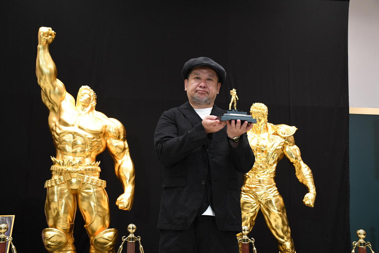 「大黄金展」のトークイベントに登場したケンドーコバヤシ（撮影・阪口孝志）